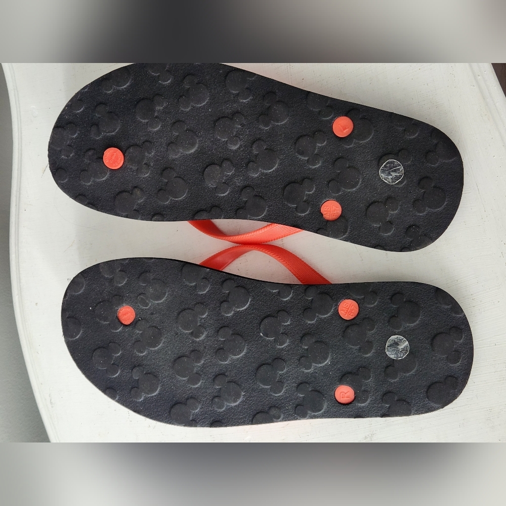 Disney Parks Mickey Mouse Flip Flops Men's 6-7/Women's 8-9 - Worn Once - Picture 6 of 8